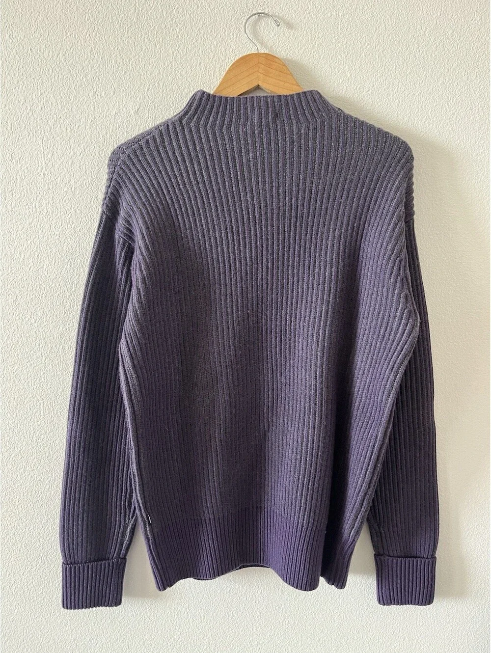 Hugo Boss Extrafine Lambswool Purple Ribbed Knit Sweater⁠  L